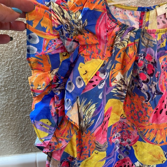 Entro Ruffle sleeve Fruit print blouse. NEW condition . Size Large - Picture 3 of 5
